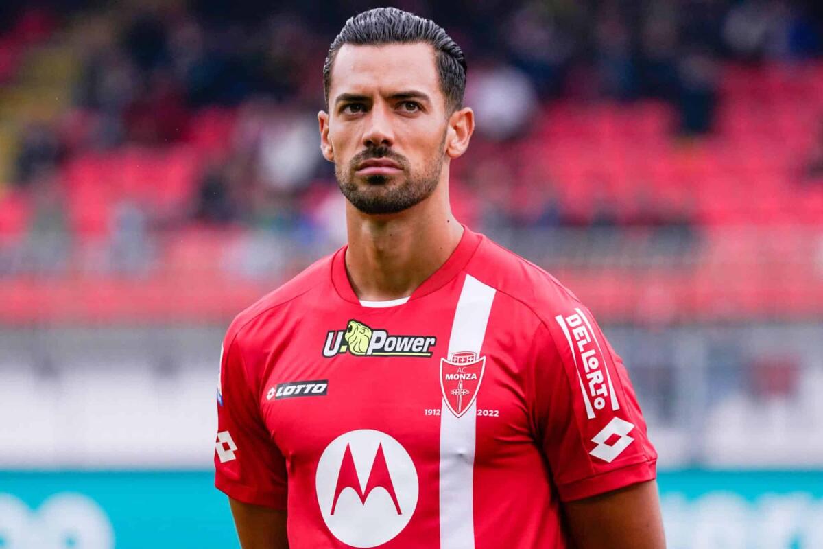 Gazzetta: “Pablo Marì, la Fiorentina offre 2 milioni, il Monza ne vuole 3, solo cash. C’è distanza” - 