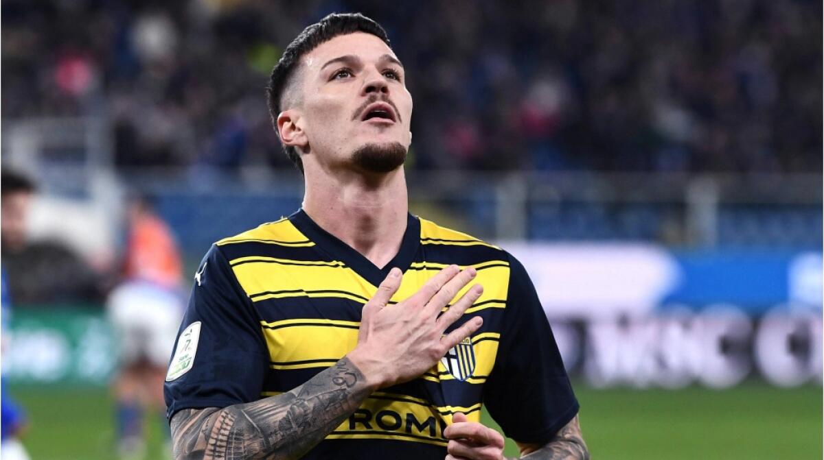 Dazn: "La Fiorentina non ha presentato offerte al Parma per Man, diversi contatti con l'entourage" - 