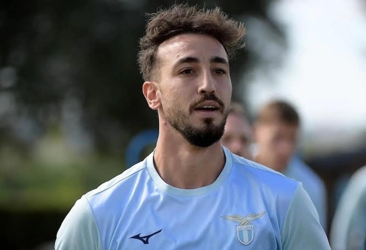 Castrovilli allontana il mercato: "Sono qui e sono concentrato sulla Lazio. Voglio sfruttare l'occasione" - 