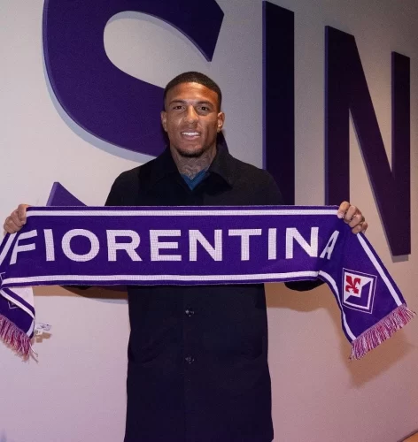 FOTO, i primi scatti di Folorunsho al Viola Park: l'incontro con Palladino e il dg Ferrari