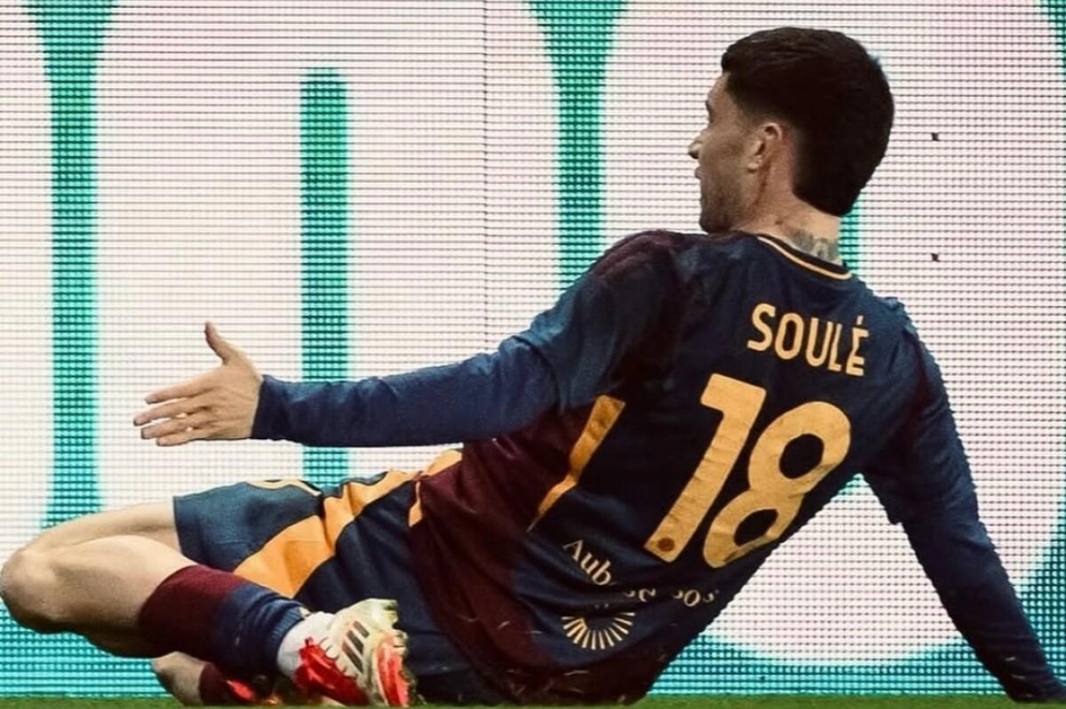 La Roma vince anche a Parma ed è una pessima notizia per la Fiorentina. Giallorossi a meno 5 - 