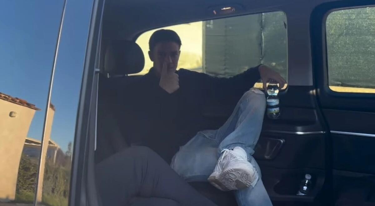 Fagioli è arrivato a Firenze, il nuovo calciatore della Fiorentina al Viola Park. Saluto ai presenti - 