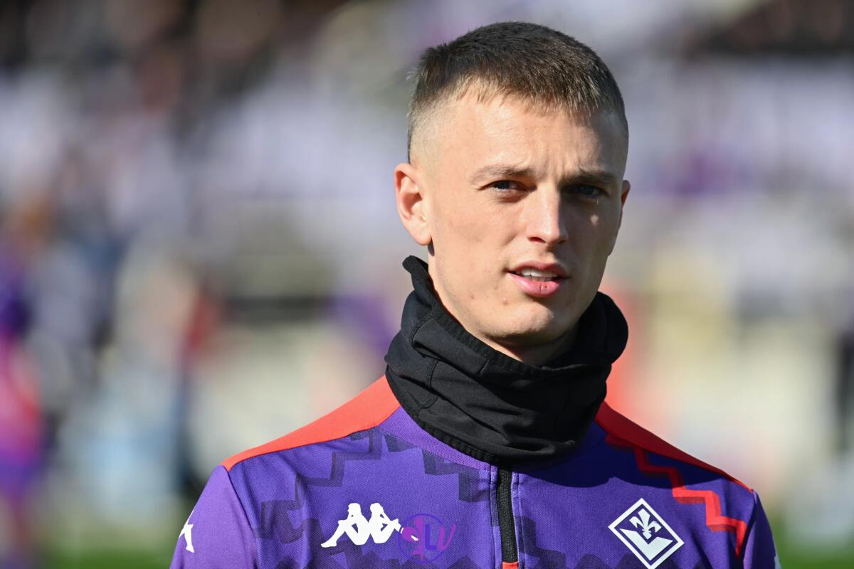 Nazione svela il retroscena su Gudmundsson: “Scuro in volto e con poca voglia di parlare” - Firenze, Stadio Artemio Franchi, 16.02.2025, Fiorentina-Como, foto Lisa Guglielmi. Copyright Labaroviola.com