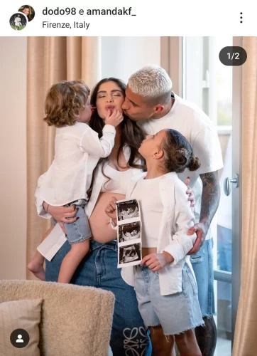 Dodò sarà padre per la terza volta, l'annuncio sui social con una foto con la sua famiglia