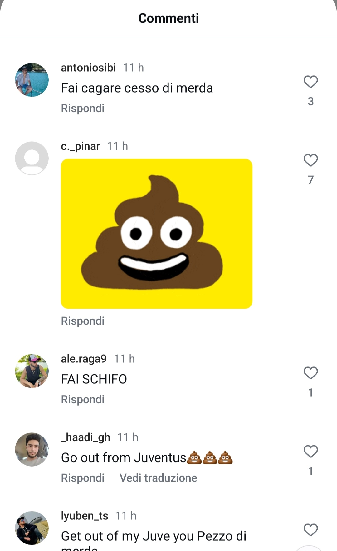 Insulti razzisti, offese e minacce di morte a Vlahovic dai tifosi della Juventus: "Bidone torna a Firenze"