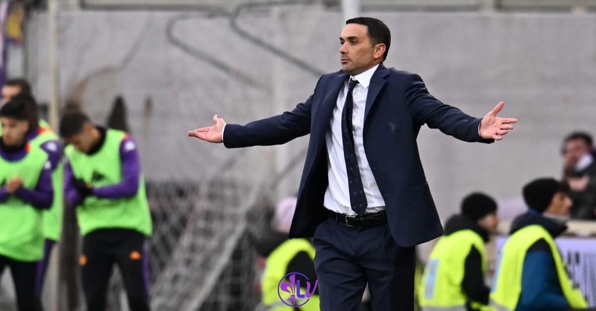 Carobbi punge: "Palladino in difficoltà nel comunicare. A volte sembra prendere in giro i tifosi" - Firenze, Stadio Artemio Franchi, 08.12.2024, Fiorentina-Cagliari, foto Lisa Guglielmi. Copyright Labaroviola.com