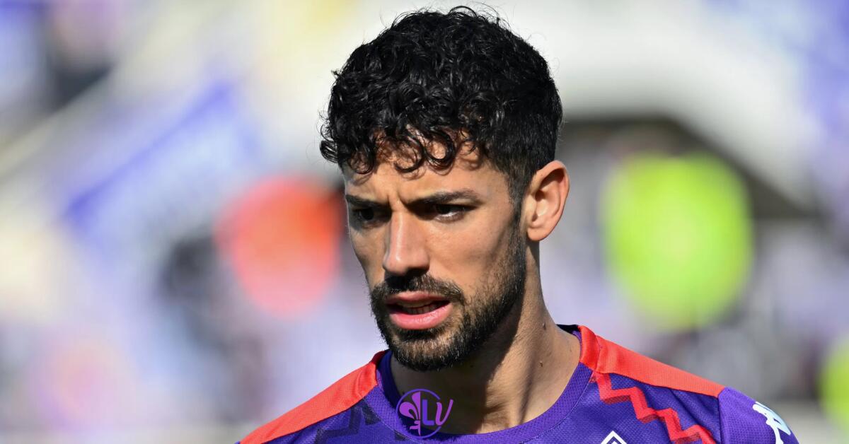 Pablo Marì celebra la prima da titolare con la Fiorentina: "Una grande serata per tutta la squadra" - Firenze, Stadio Artemio Franchi, 16.02.2025, Fiorentina-Como, foto Lisa Guglielmi. Copyright Labaroviola.com