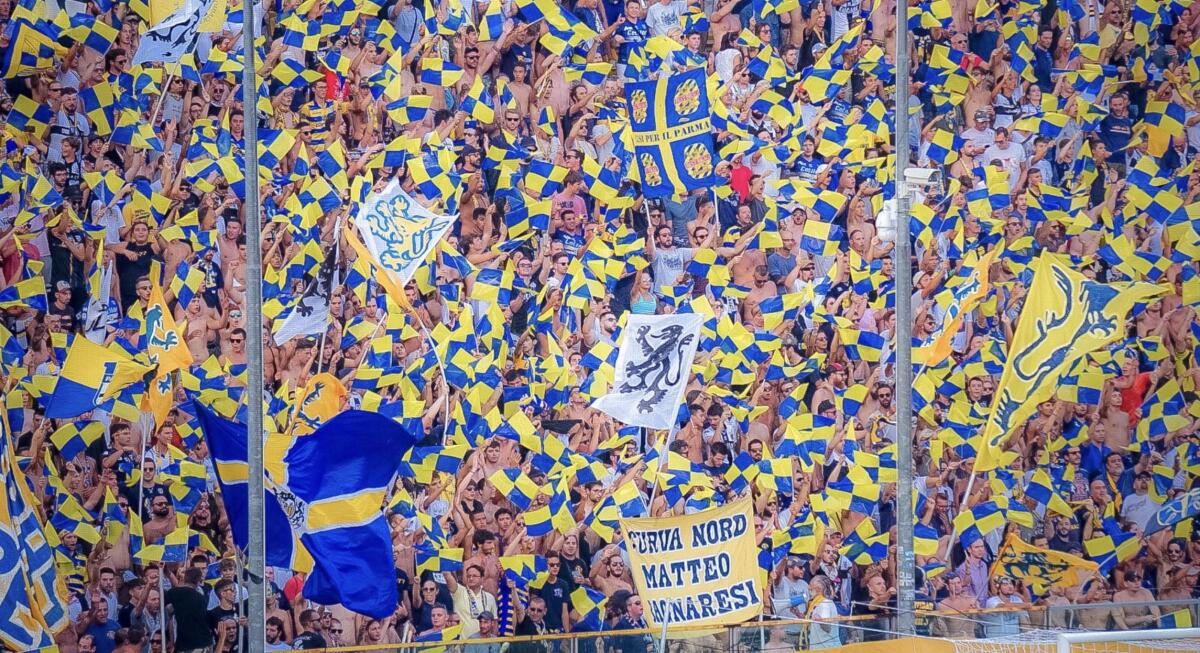 Tifosi Parma contro la Fiorentina: "Aggira le norme con la complicità della Lega. Non saremo a Firenze" - 
