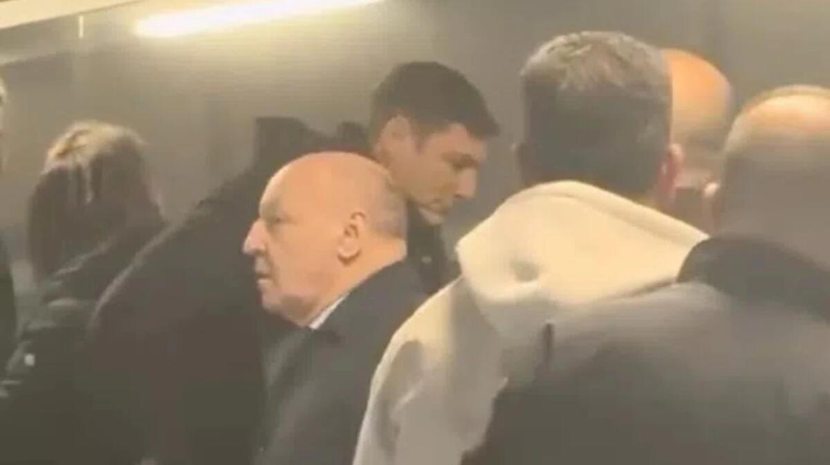 Vergogna a Napoli, insulti e urla contro i dirigenti dell'Inter presenti in tribuna: "Tornate a casa vostra" - Foto Fcinternews.com