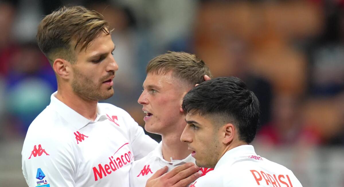 La Fiorentina perde una grande chance, in 10' ne fa 2 poi il Milan acciuffa il 2-2 - 