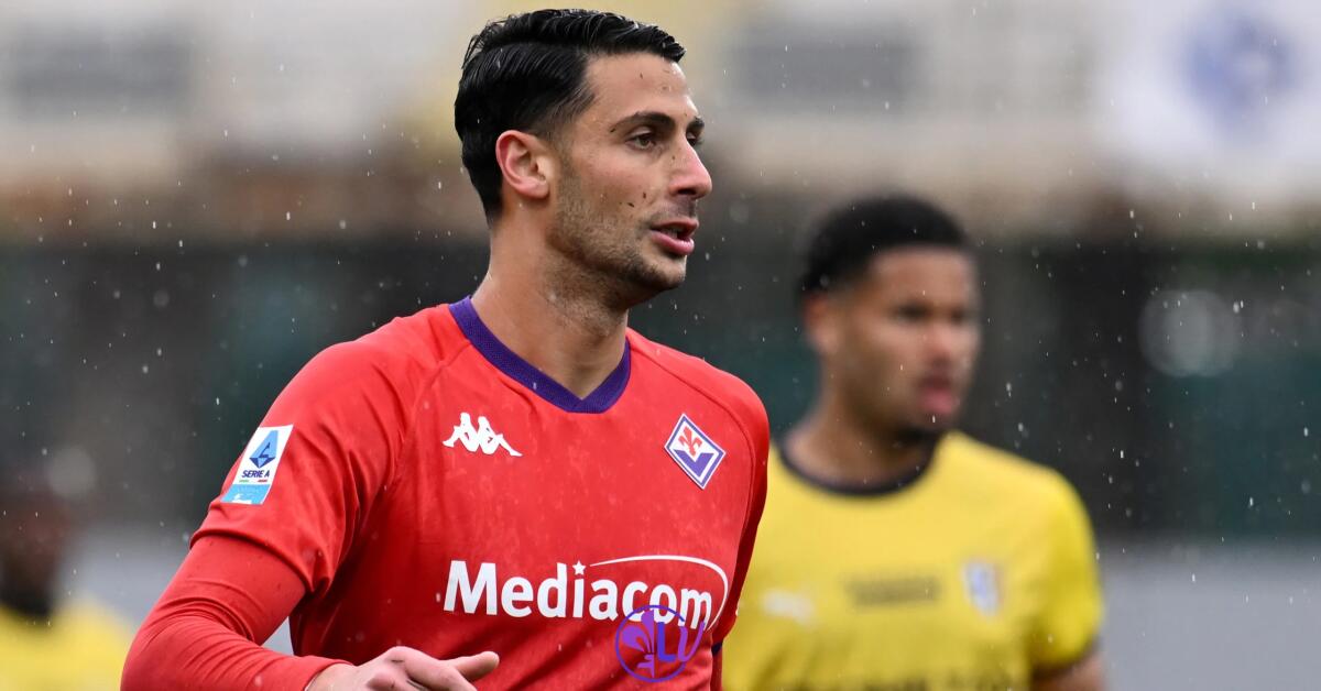 Ag. Mandragora: "Non è il momento di parlare del rinnovo, non vogliamo disturbare la società" - Firenze, Stadio Artemio Franchi, 13.04.2025, Fiorentina-Parma, foto Lisa Guglielmi. Copyright Labaroviola.com