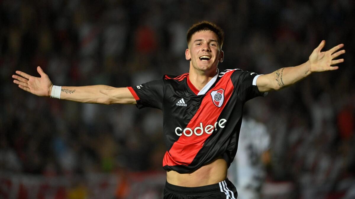 Nazione: "La Fiorentina osserva Mastantuono del River Plate. Il classe 2007 viene valutato 15 milioni" - 
