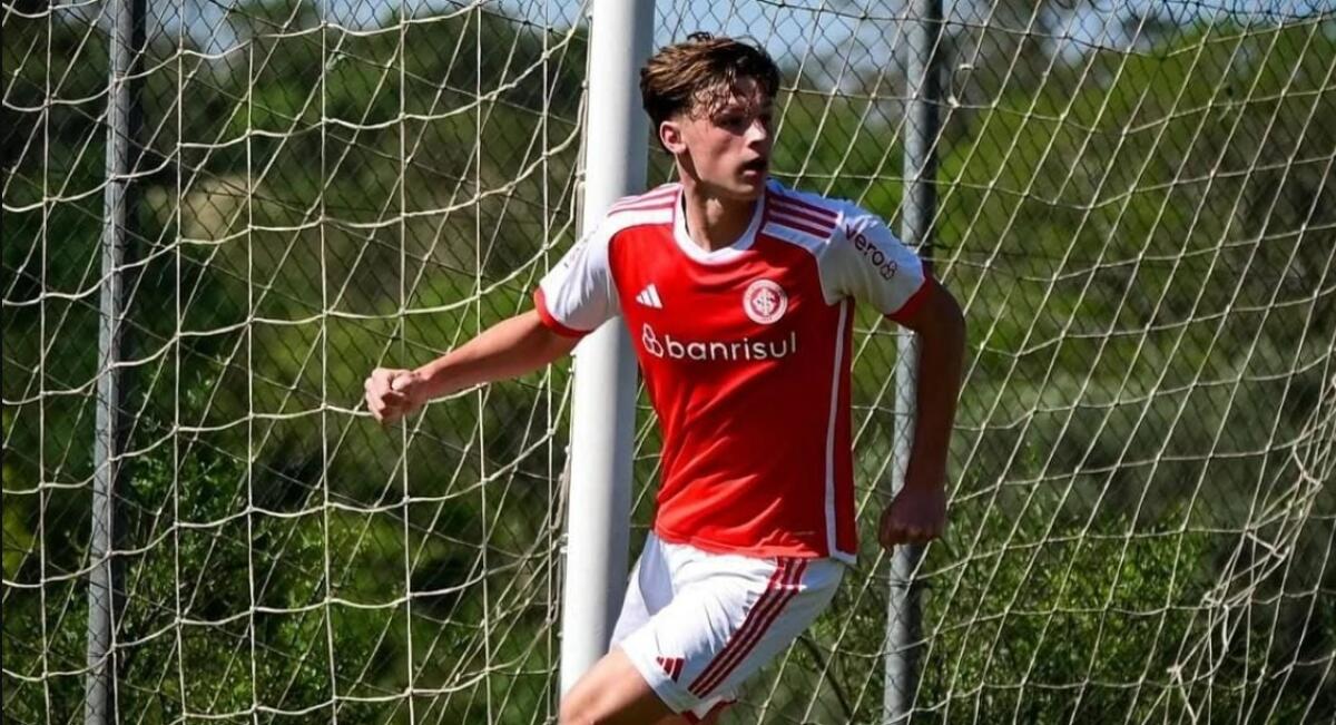 Dal Brasile rivelano: "Fiorentina interessata a Fabricio Prado, attaccante classe 2009 dell'Internacional" - 