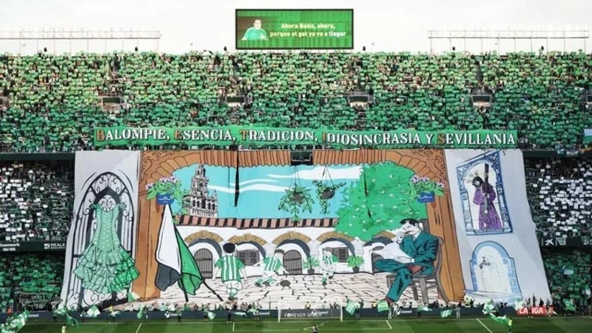 La Fiorentina 'tira' più dello United, record di presenze e passione alle stelle per i tifosi del Betis - 