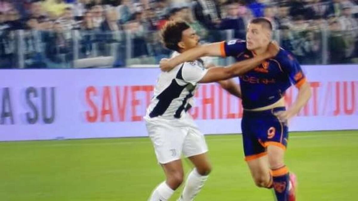 La Juve di Tudor non è diversa da quella di Motta, rigore ed espulsione per il Lecce non sanzionati - 
