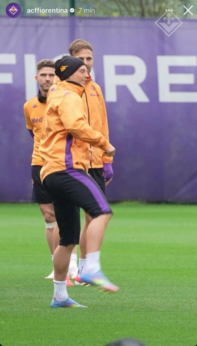 Allenamento al Viola Park con una buona notizia per il rush finale: si rivede Gosens in gruppo