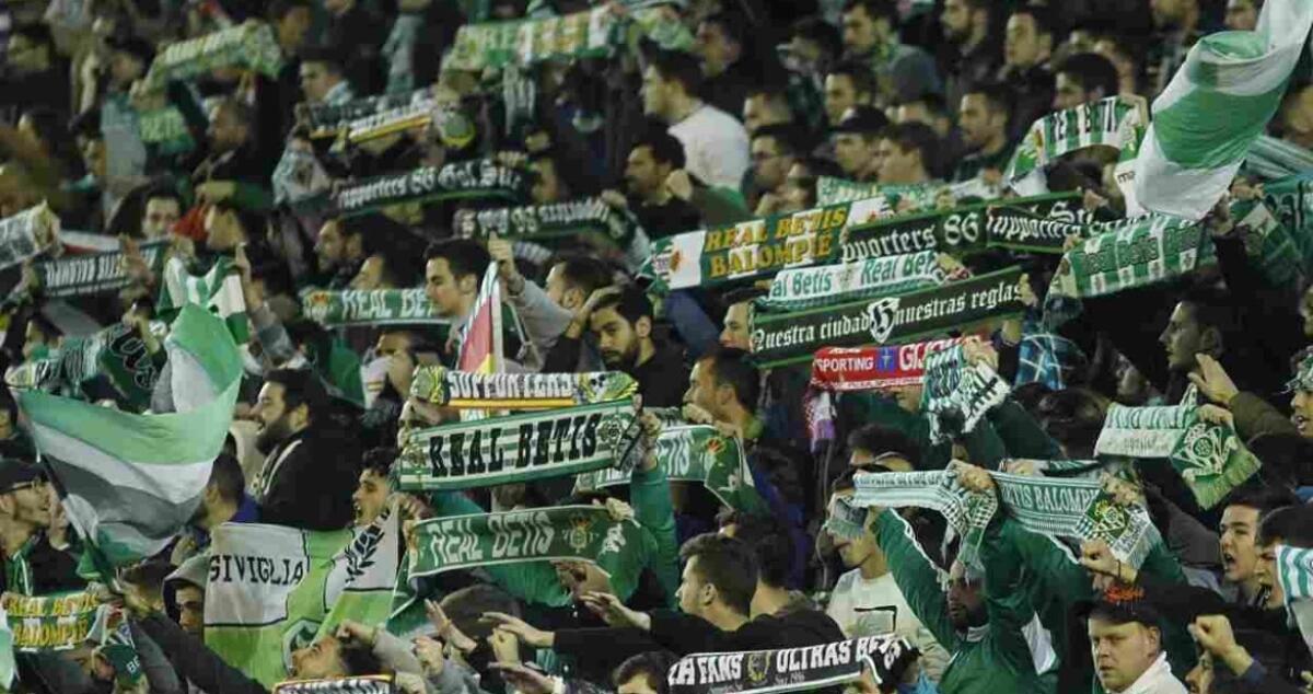Gazzetta: “60mila spettatori per Betis-Fiorentina, i tifosi viola saranno 1200, i costi erano altissimi” - 