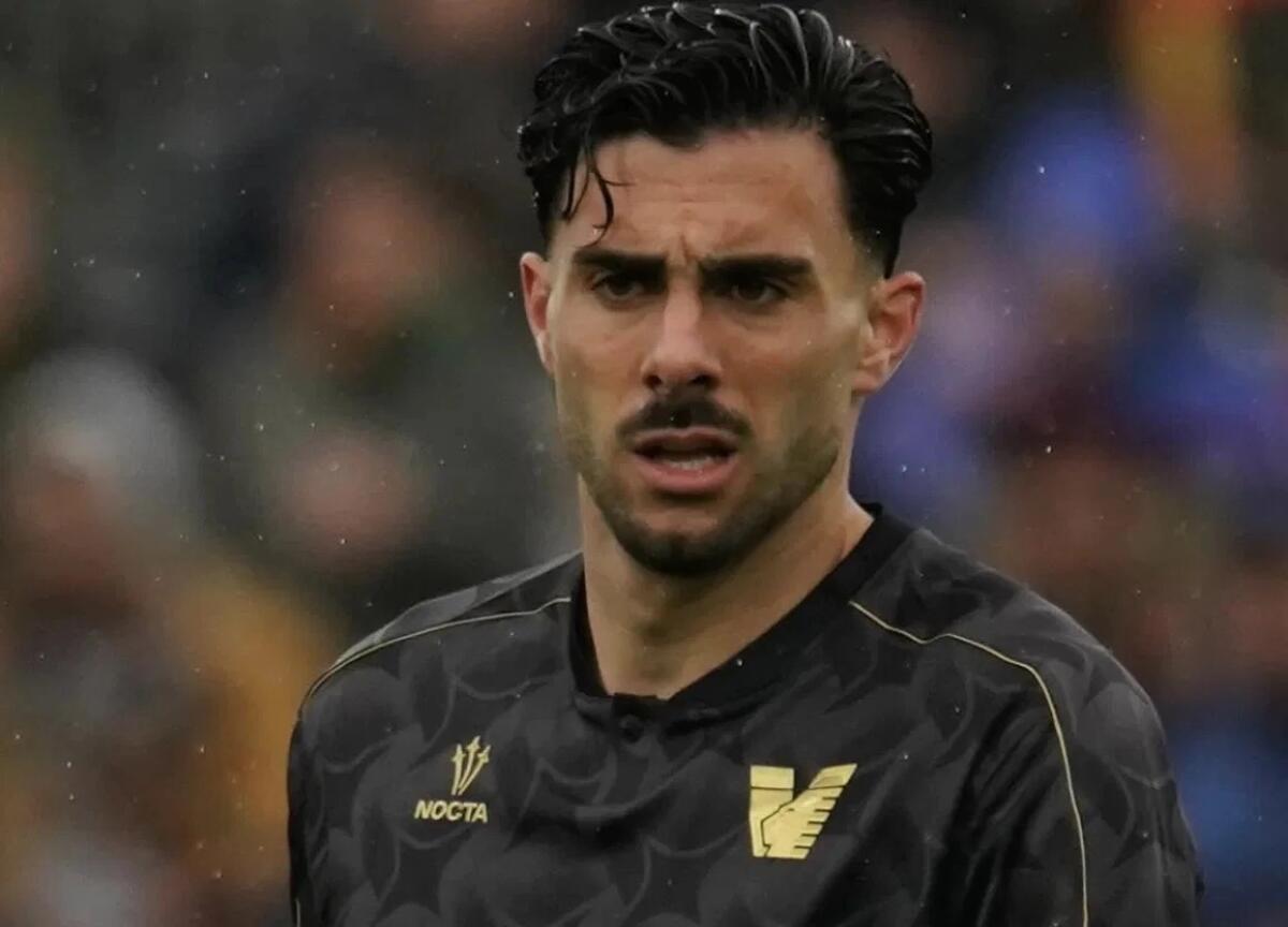 Colpo violento alla testa per Kike Perez: dovrà essere valutato. In dubbio per la Fiorentina - 
