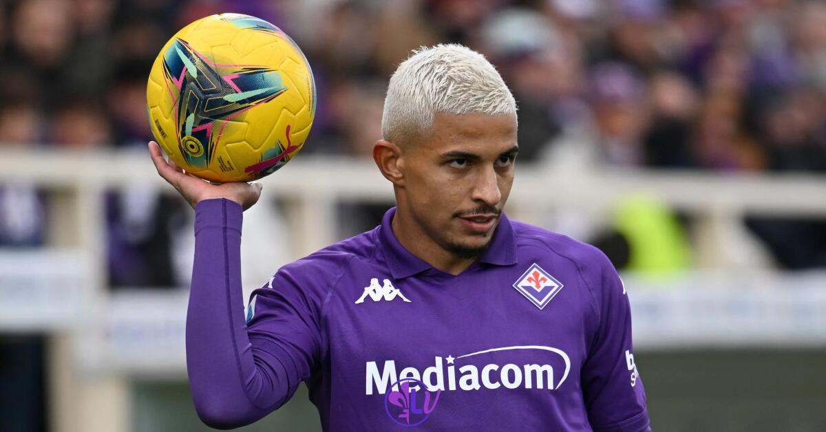 Il Liverpool irrompe su Dodò, contatti col procuratore. Il rinnovo con la Fiorentina è fermo, addio possibile - Firenze, Stadio Artemio Franchi, 08.12.2024, Fiorentina-Cagliari, foto Lisa Guglielmi. Copyright Labaroviola.com