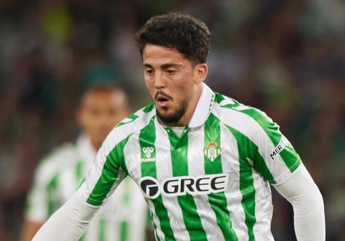 Dalla Spagna: Fiorentina vuole rinforzare il centrocampo. Occhi su Pablo Fornals del Betis, costa 15 milioni - 