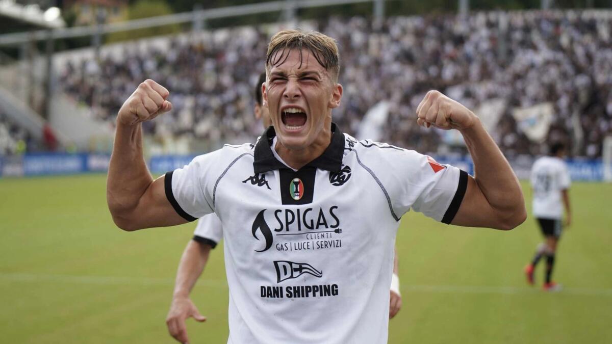 Gazzetta: "Fiorentina su Pio Esposito l'Inter chiede 30 milioni. Folta concorrenza" - 