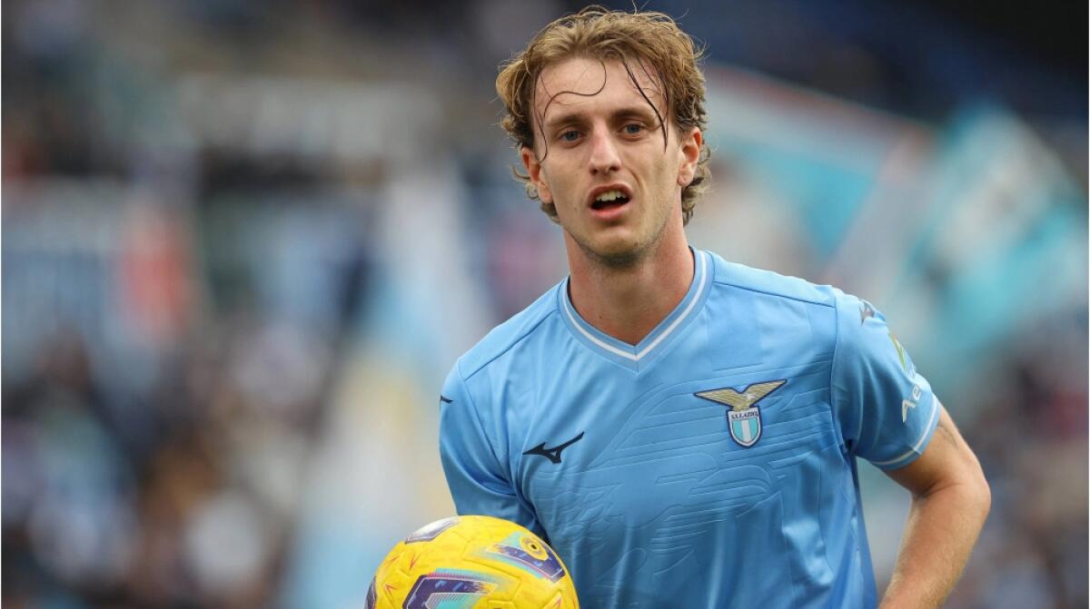 TMW riporta: "Rovella è il sogno della Fiorentina, l'Inter è in pressing sul giocatore laziale" - 