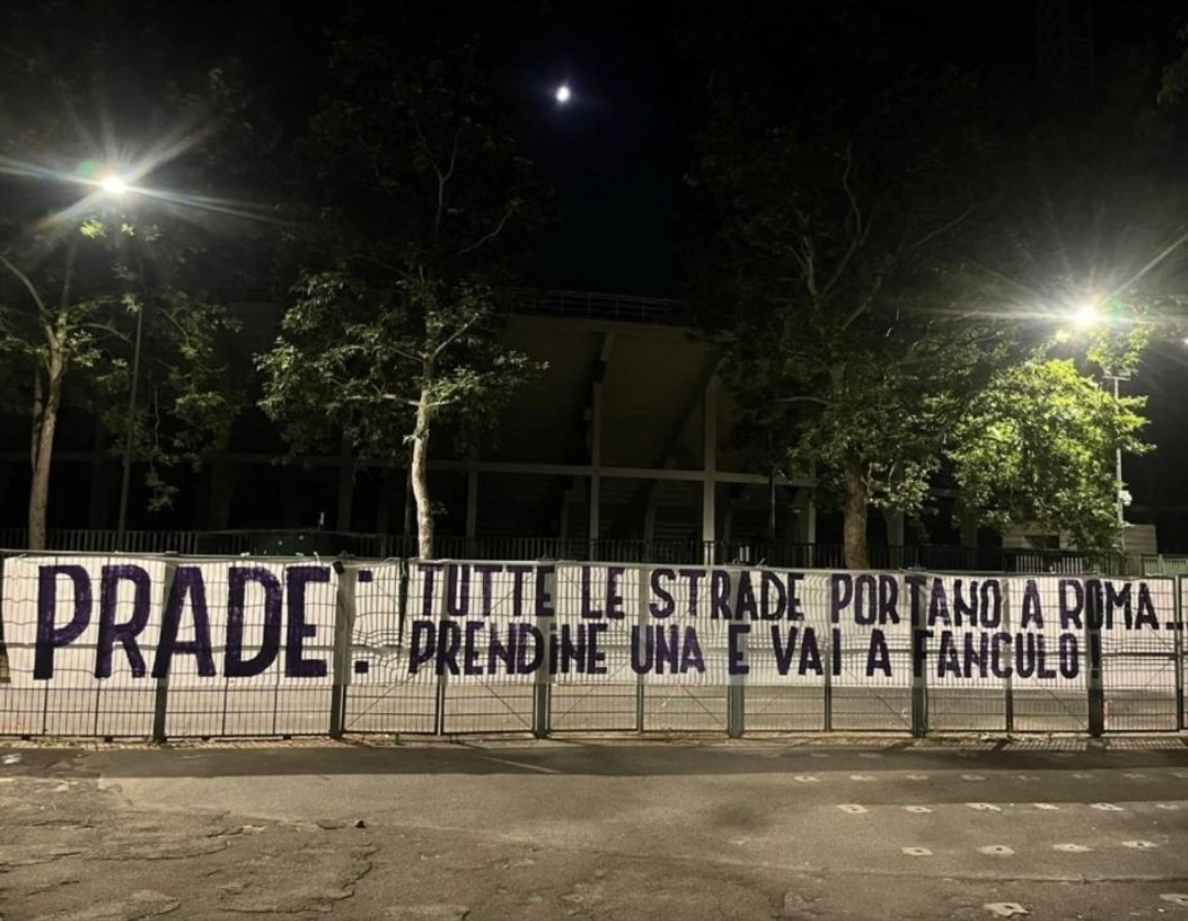 La Fiesole scrive: "Pradè, tutte le strade portano a Roma. Prendine una e vai a fan****"