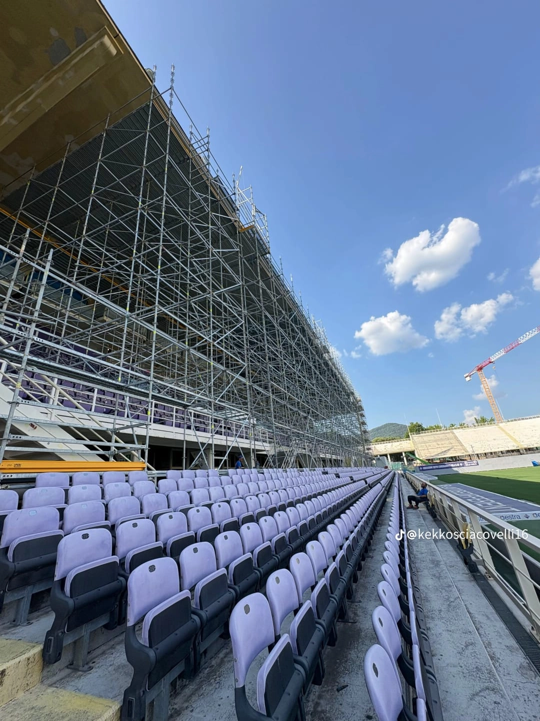 Continuano i lavori per il restyling del Franchi, un mega ponteggio ricopre la tribuna (FOTO)