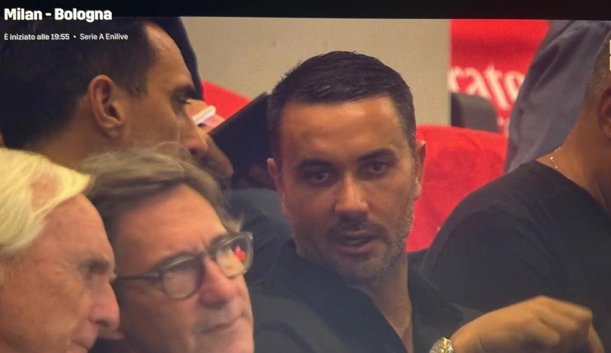 Palladino in tribuna a San Siro per vedere Milan-Bologna. Al suo fianco Galliani e Burdisso - 