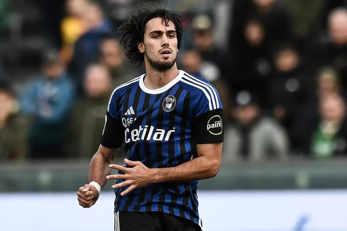 Altra tegola per Gilardino. Il difensore Esteves salterà il derby con la Fiorentina per infortunio - 