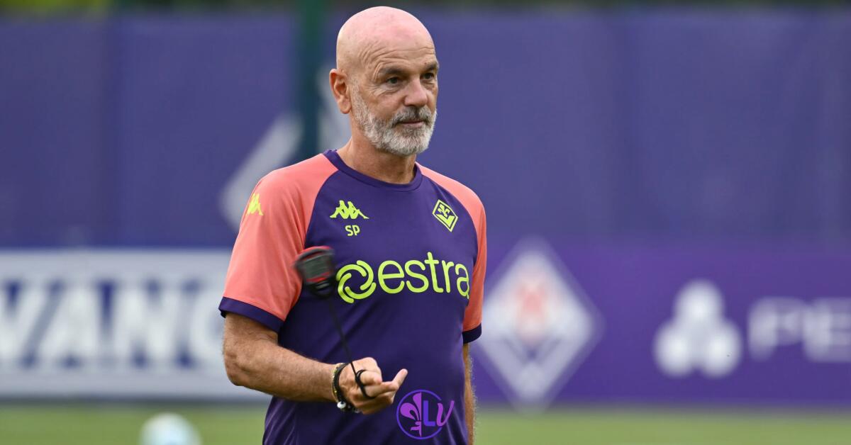 Gazzetta sicura: “Pioli amato in società ma che confusione! Il triennale da 3 milioni lo blinda” - Firenze, Viola Park, 25.07.2025, Fiorentina-Carrarese, foto Lisa Guglielmi. Copyright Labaroviola.com