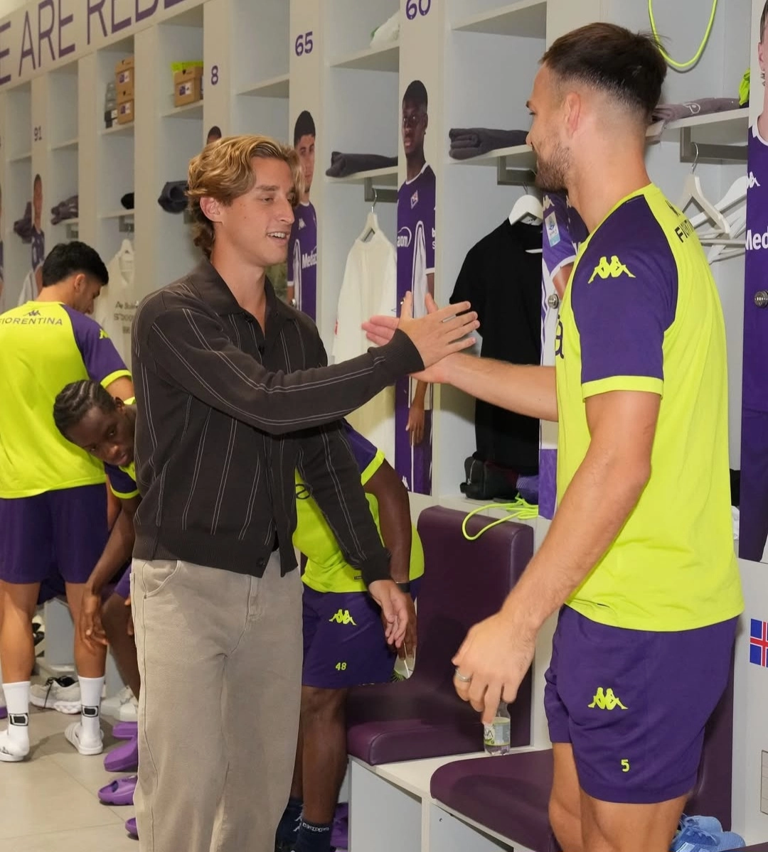 Bove al Viola Park per salutare la squadra viola e tutta la Fiorentina. Saluti, abbracci e tanto amore