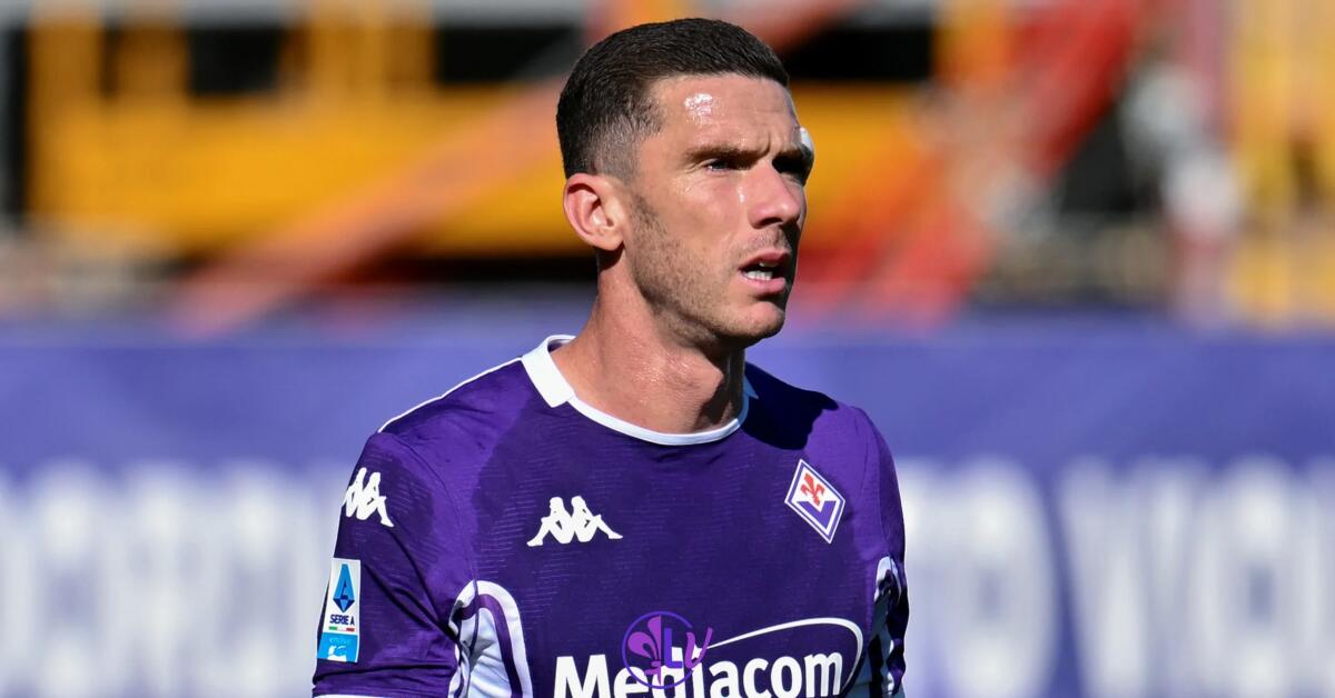 Rifinitura Fiorentina: Gosens si allena a parte, in dubbio per la partita contro il Rapid Vienna - Firenze, Stadio Franchi, 05.10.2025, Fiorentina-Napoli, foto Lisa Guglielmi. Copyright Labaroviola.com