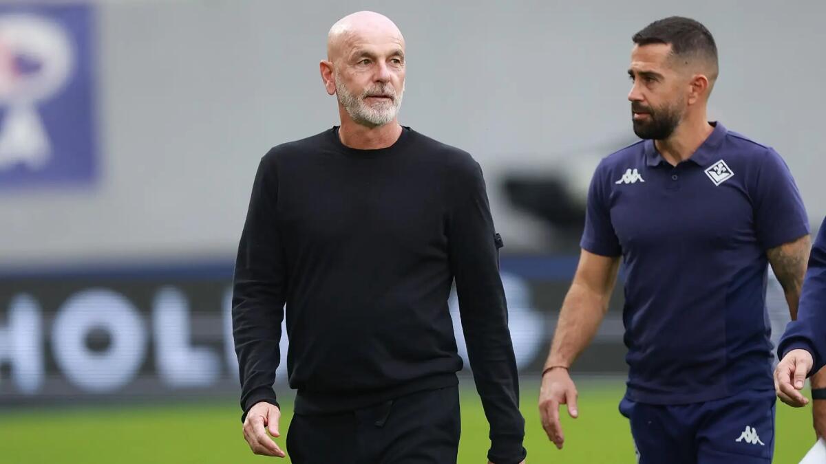 La Fiorentina si allena senza Pioli: la squadra sarà guidata dal suo staff in attesa della rescissione - 