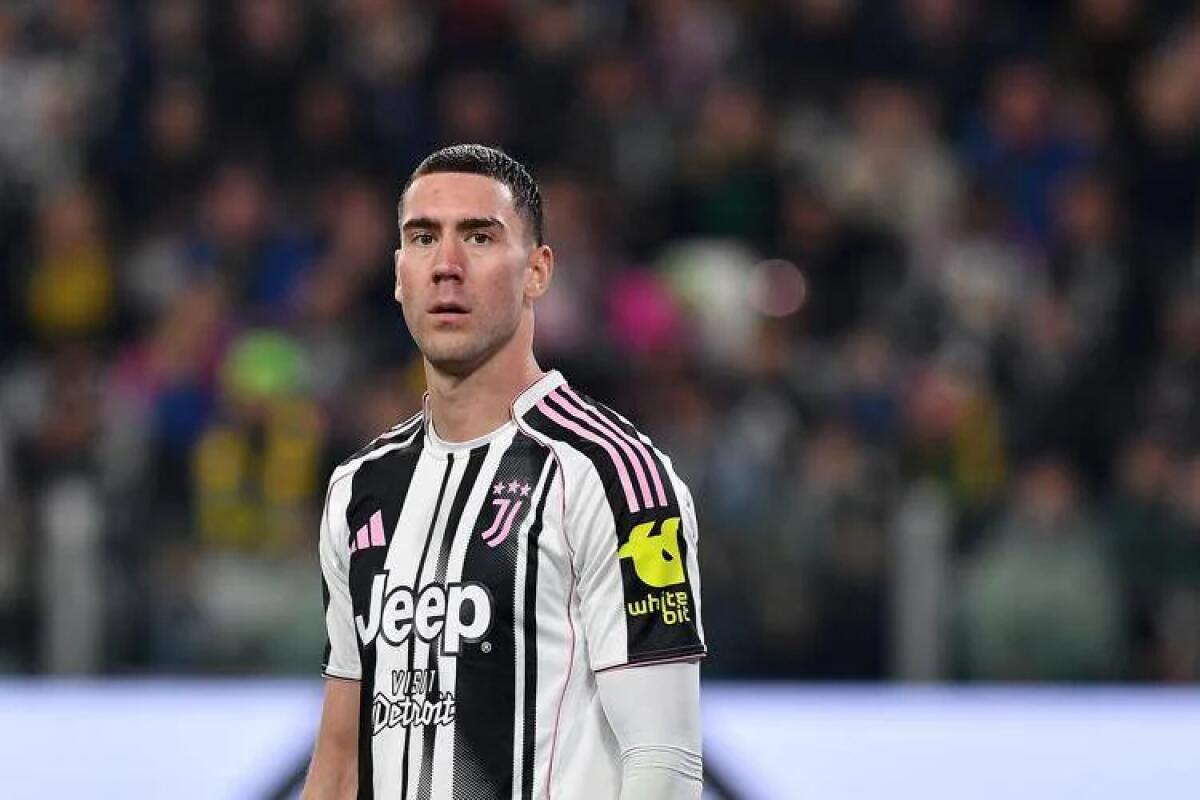Tuttosport: “Cori a Vlahovic? Il solito Franchi. Risponde alla Curva toccandosi gli attributi” - 