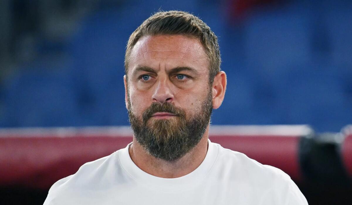 De Rossi: “La Fiorentina è l’ultima squadra che avrei voluto incontrare, non vorrà perdere ancora” - 
