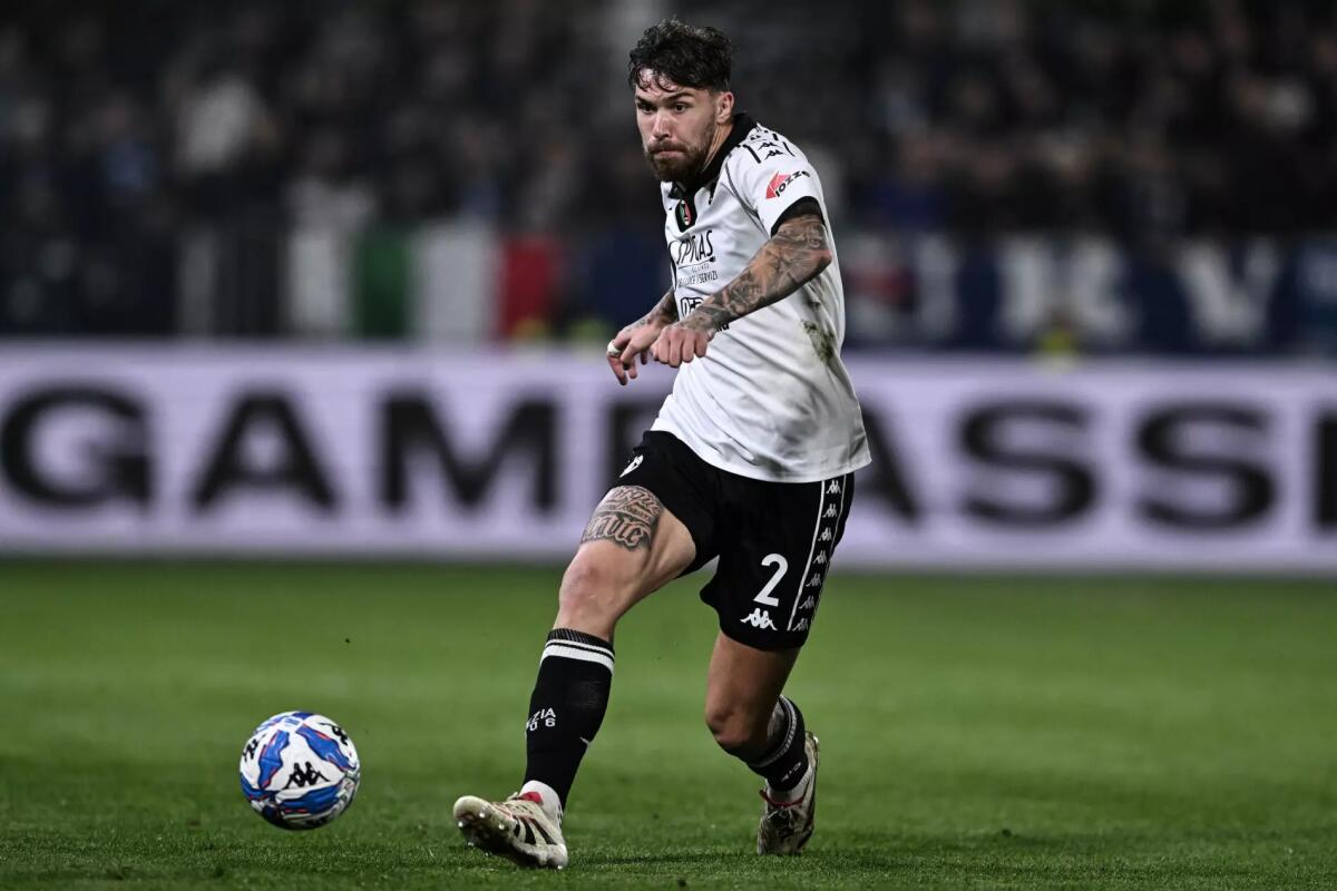 Il Secolo XIX: "La Fiorentina ha mosso i primi passi per Wisniewski, difensore centrale dello Spezia " - 