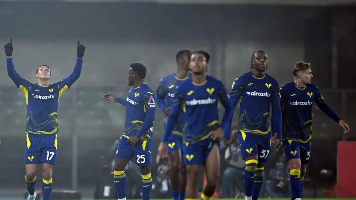 Il Verona asfalta 3-1 l'Atalanta. Fiorentina ultimissima, con i Wolves unica in Europa senza vittorie - 