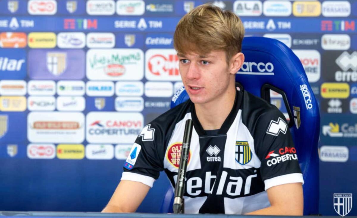 Cuesta esalta Nicolussi Caviglia: "Lui è un giocatore versatile, in mezzo al campo è bravo a far tutto" - 