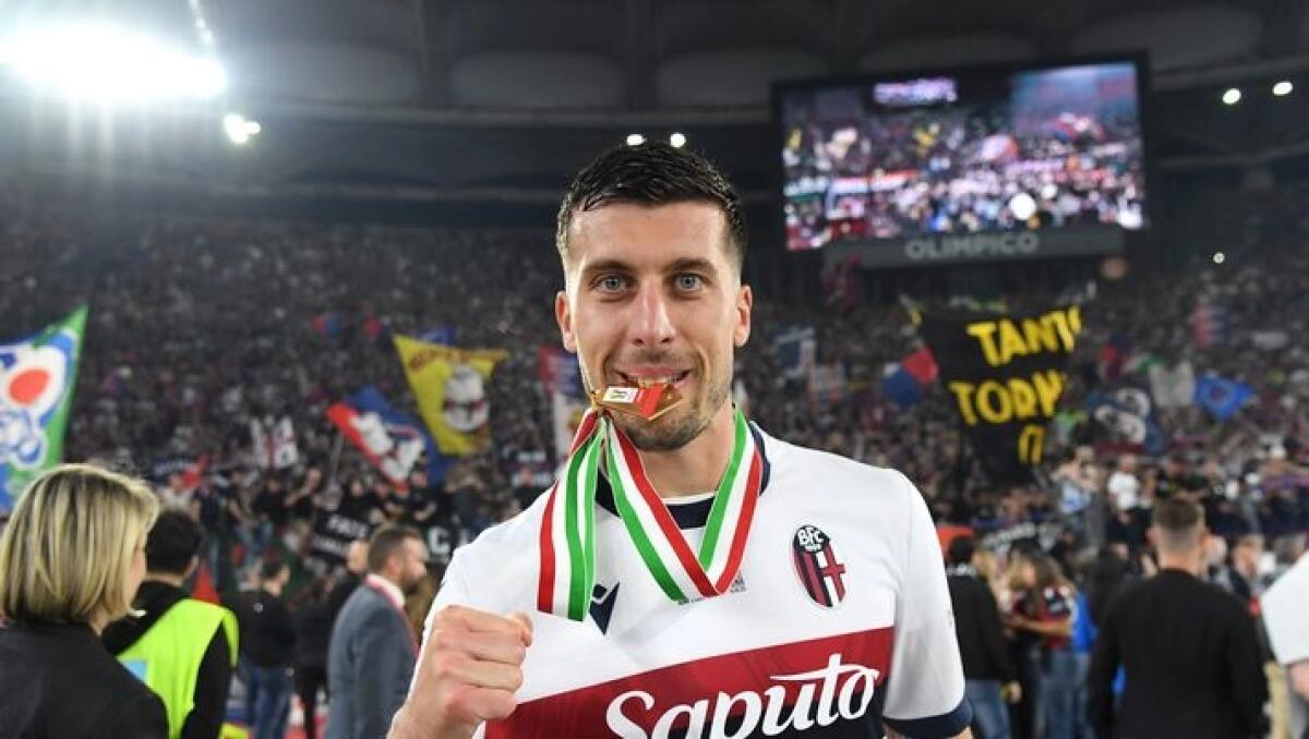 Fiorentina a caccia di un centrale mancino. Nazione: "Occhio al ritorno di fiamma per Casale" - 