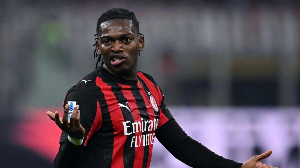 Milan di corto muso a Cagliari, Leao porta i rossoneri in testa e lascia i sardi fermi a 18 punti - 
