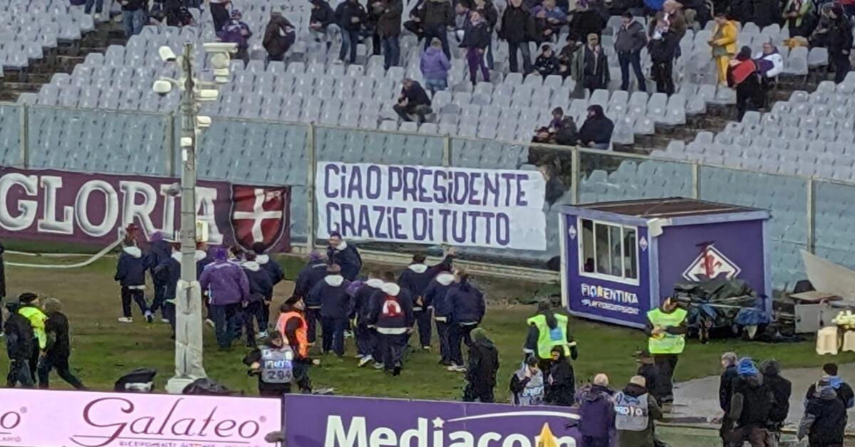 I tifosi appendono uno striscione per salutare Rocco Commisso: "Ciao presidente grazie di tutto" - 