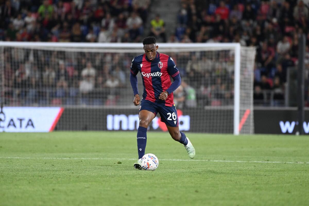 Jhon Lucumi out 3 settimane: il difensore colombiano salterà Bologna-Fiorentina - 