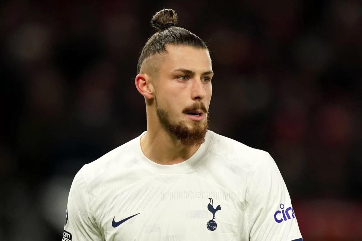 TMW scrive: "Il Tottenham chiede un prestito con obbligo per Dragusin, lo vuole il Milan" - 