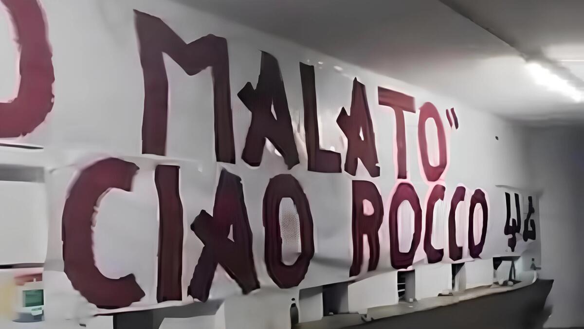 "In Italia calcio malato, Ciao Rocco", striscione di saluto dei tifosi del Torino per Commisso - 