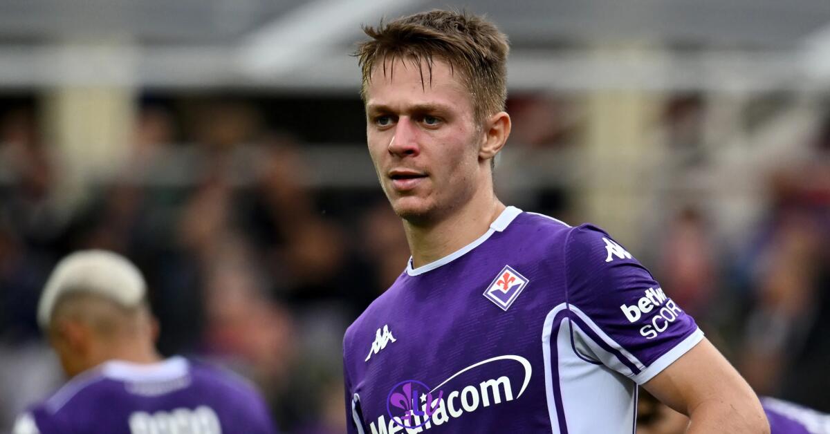 Il Corriere dello Sport titola: "Nicolussi Caviglia ha accettato il Cagliari, si aspetta l'accordo dei sardi con il Venezia" - Firenze, Stadio Franchi, 02.10.2025, Fiorentina-Lecce, foto Lisa Guglielmi. Copyright Labaroviola.com