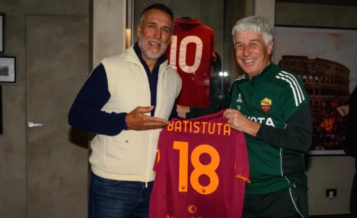 Batistuta invitato a Trigoria ma pensa alla Fiorentina: “Con Ranieri ho vinto la Supercoppa" - 