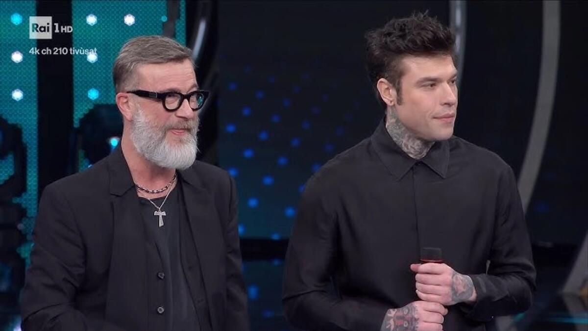 Fedez e il retroscena di Sanremo: “Masini mi parla di Fiorentina prima di esibirci, mi rilassa” - 