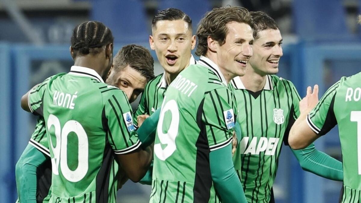 Berardi trascina il Sassuolo, Verona travolto 3-0: scaligeri ultimi col Pisa a -6 dalla Fiorentina - 