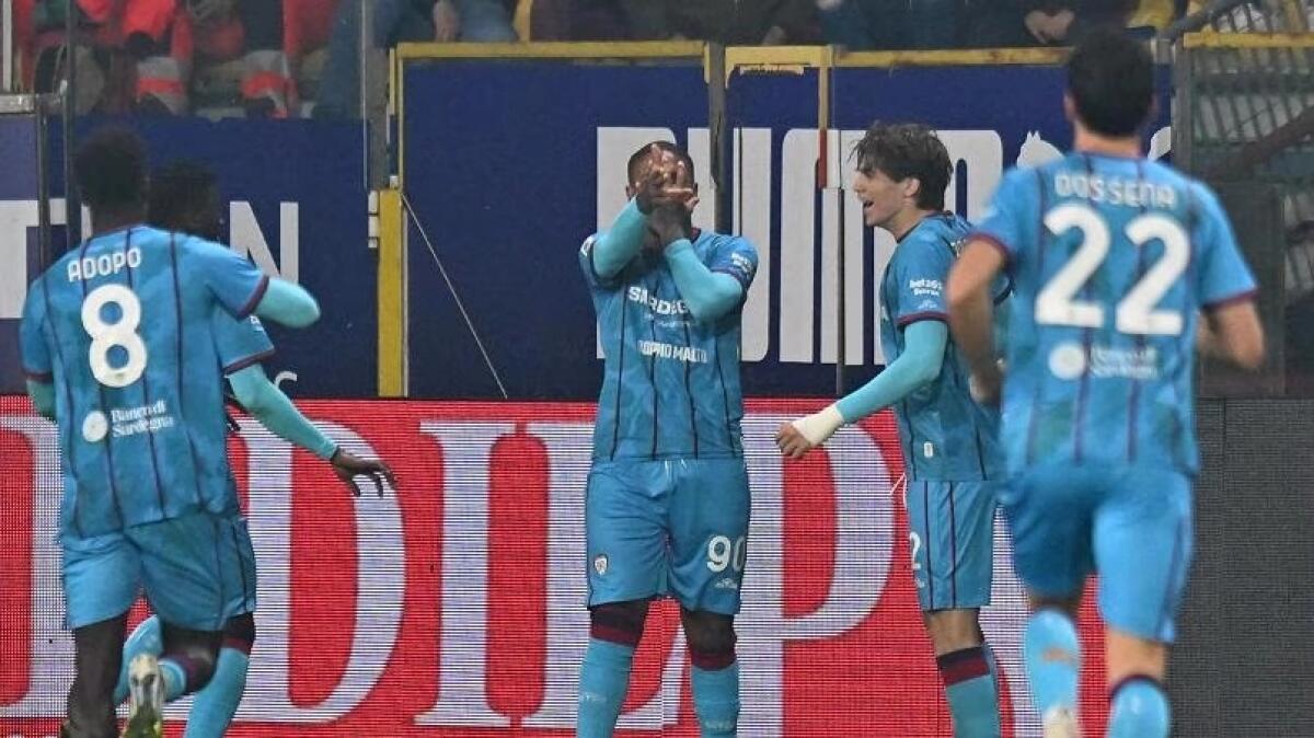 Un eurogol di Folorunsho illude il Cagliari, 1-1 al Tardini col Parma. Sardi a +6 sulla Fiorentina - 